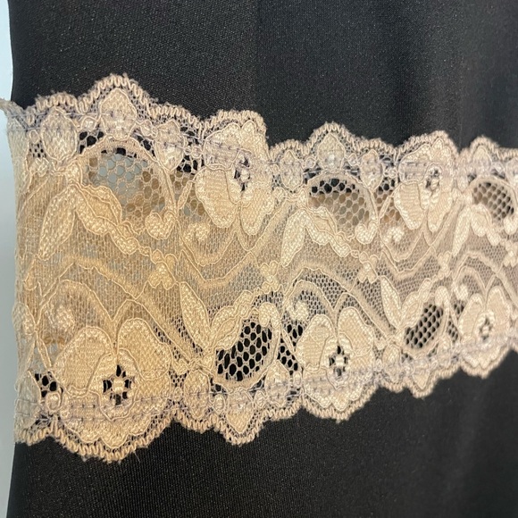 B. Smart peek thru lace & black dress - Picture 3 of 6